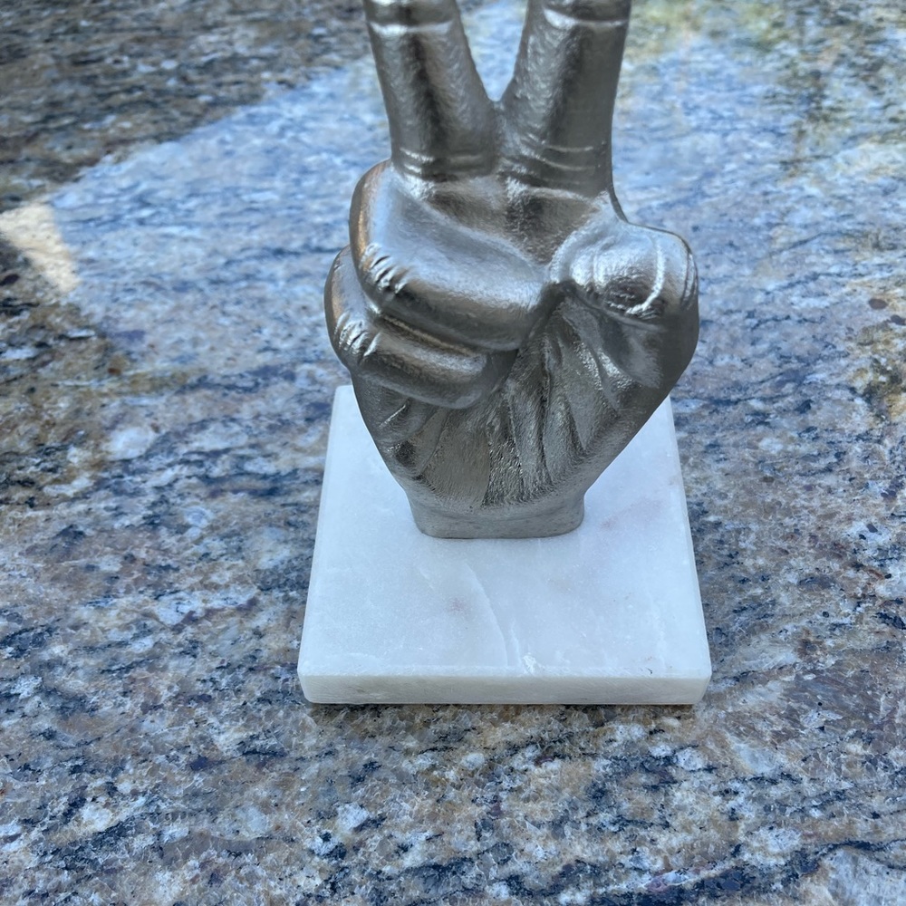 Silver Peace Victory sign statue on granite base. New condition. 8.5” - Picture 4 of 13